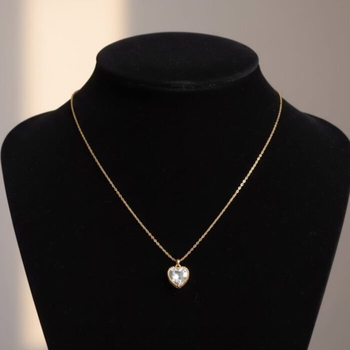 collar corazon blanco1